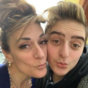 Meet your Posher, Posh